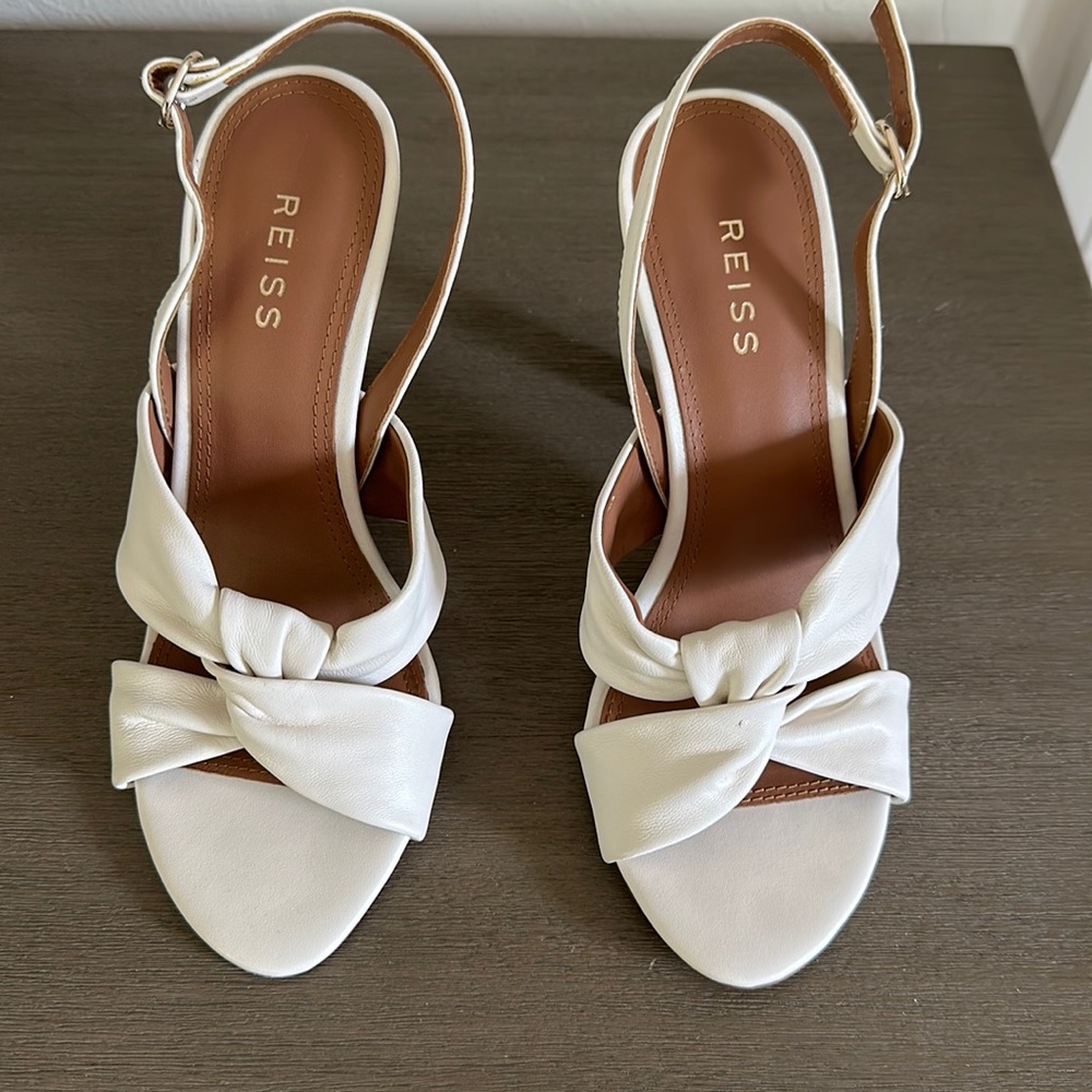 Reiss. NWT no box. Sz 38 US 7.5